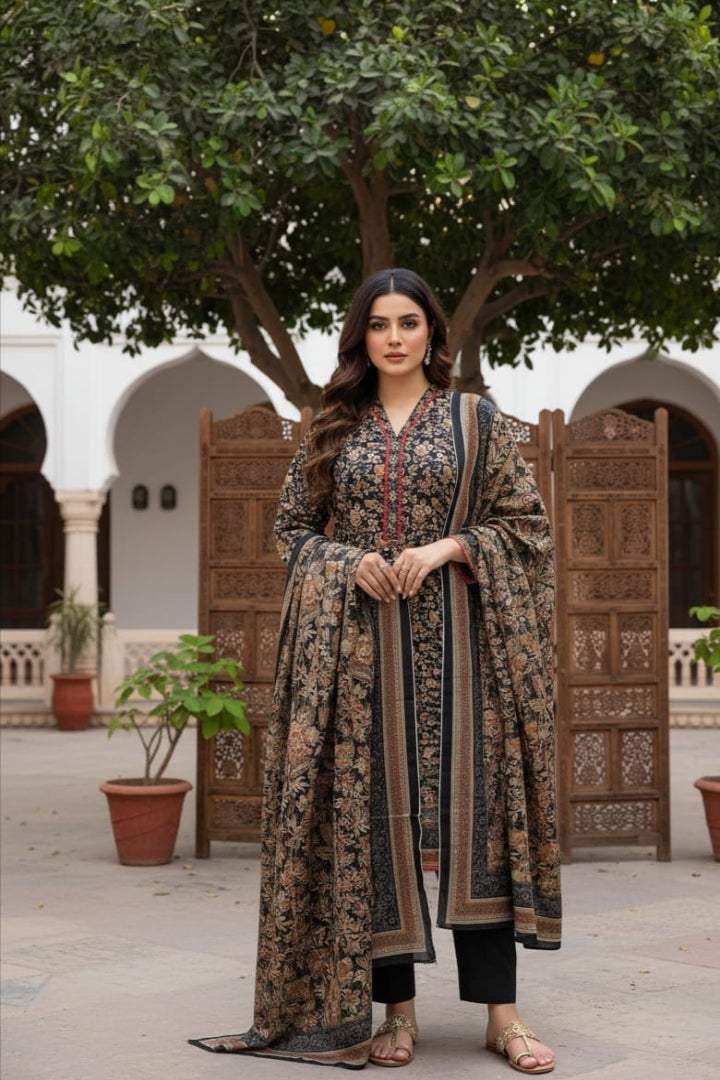 Winter Luxe Stitched – ZR2803 Printed Khaddar 3PC Suit with Khaddar Dupatta